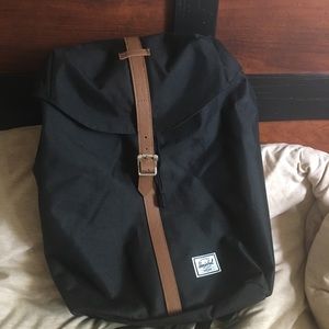 Black Hershel Post Midvolume backpack